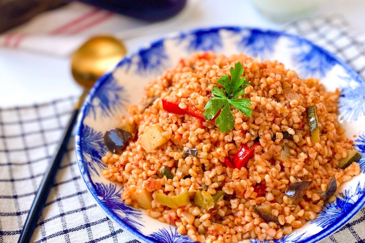 İster Yancı İster Ana Yemek: Bol Sebzeli Bulgur Pilavı