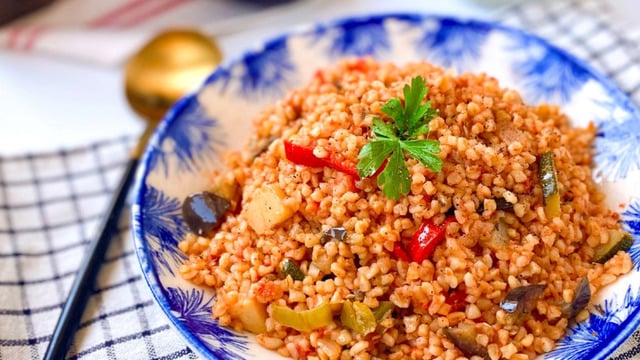İster Yancı İster Ana Yemek: Bol Sebzeli Bulgur Pilavı
