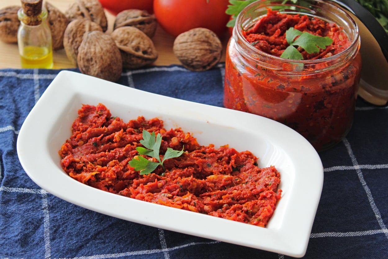 Ekmek Üstüne: Kahvaltılık Kuru Domates Ezmesi