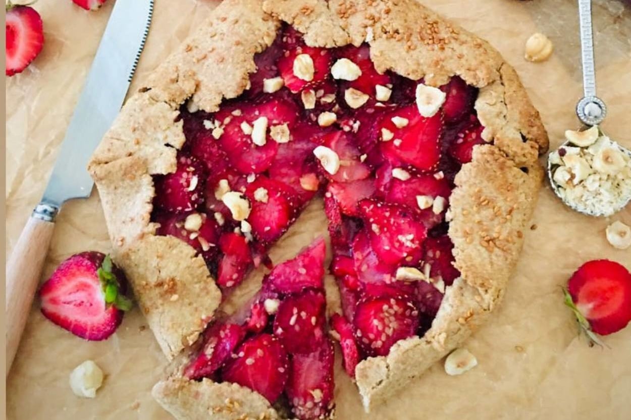 Kahve Yanlarına: Çilekli Galette