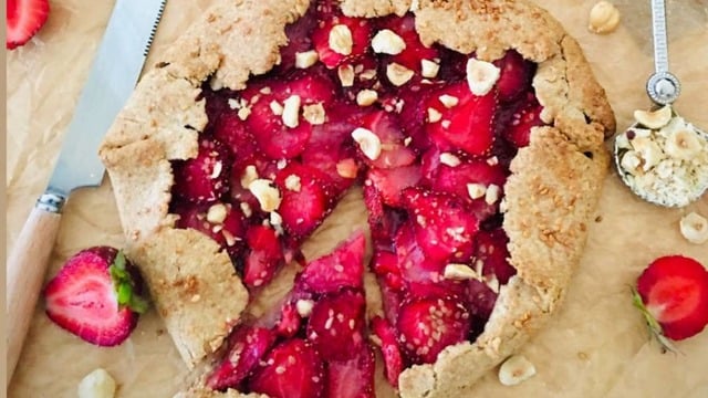 Kahve Yanlarına: Çilekli Galette