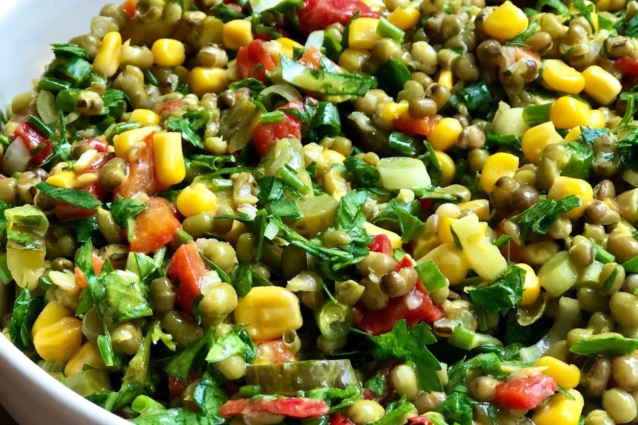 Klasiklerden Sıkılanlara: Maş Fasulyeli Salata