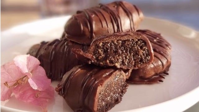 Kalan Kekler Değerlensin: Çikolata Kaplı Brownie