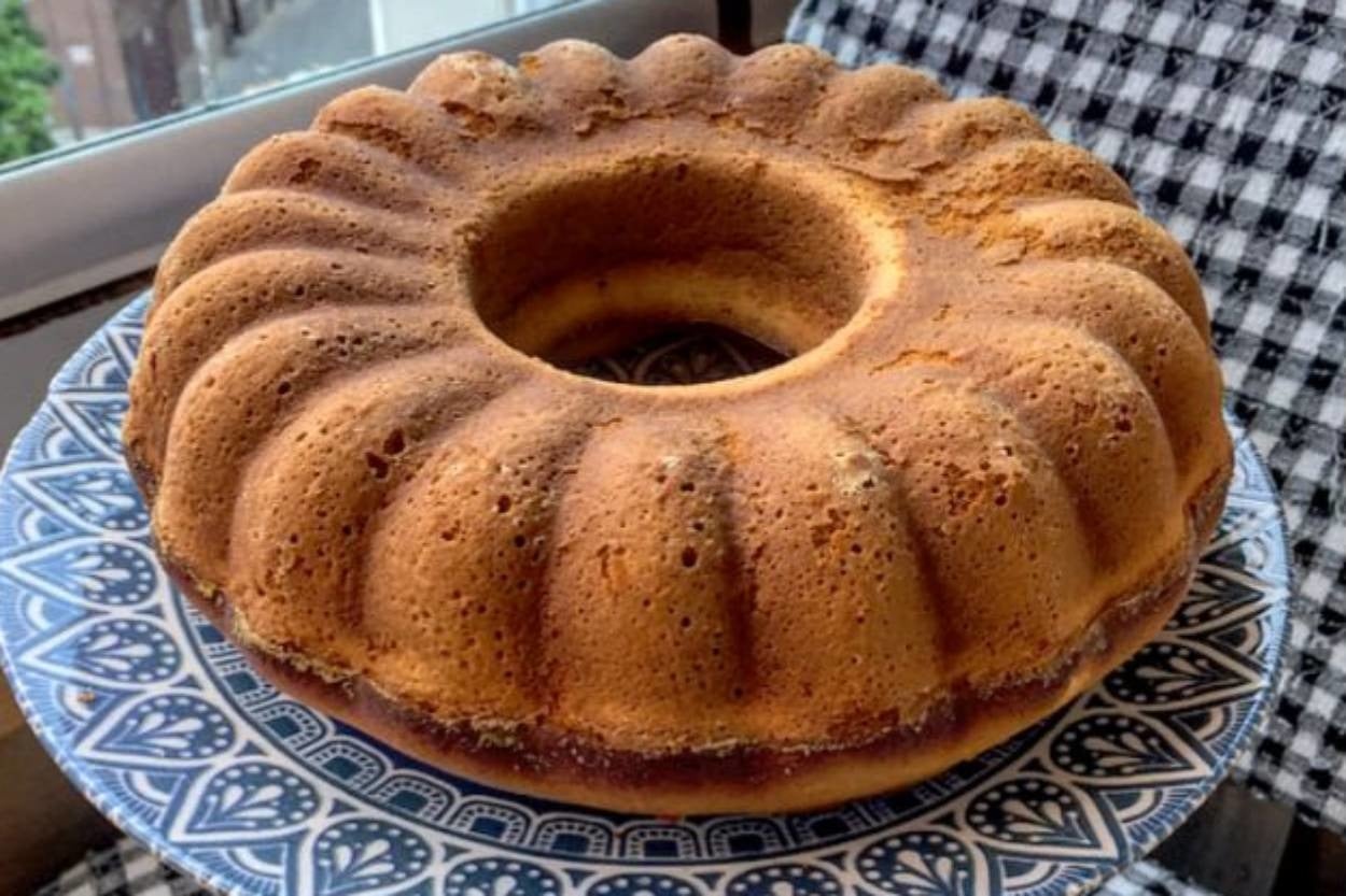 Leziz Görünümüyle: Limonlu Pofuduk Kek