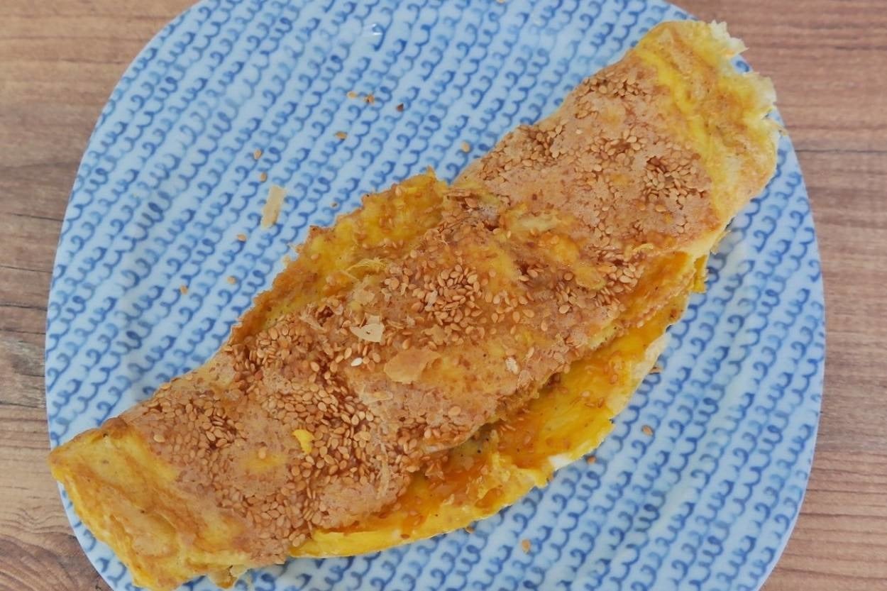 Simit Tadında: Susamlı ve Tarçınlı Omlet