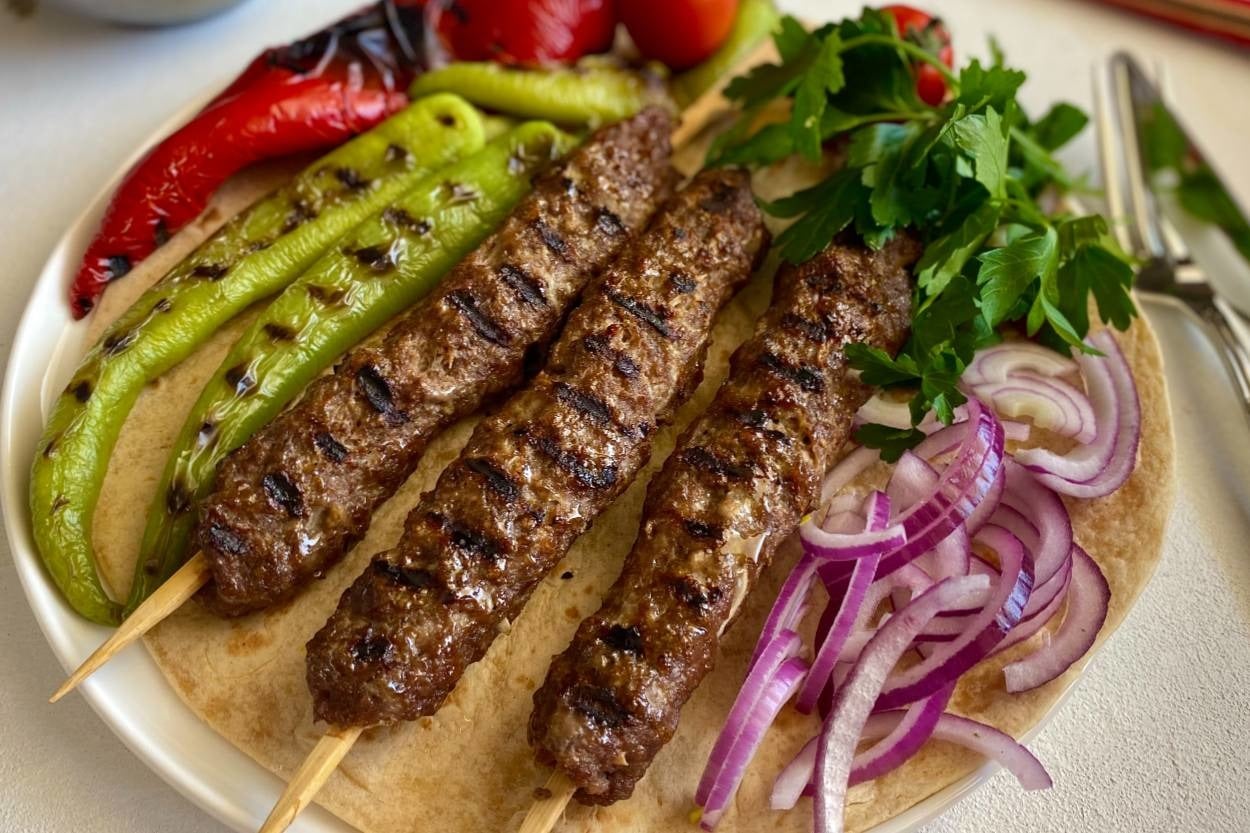 Tavada Pişiyor: Şiş Kebap