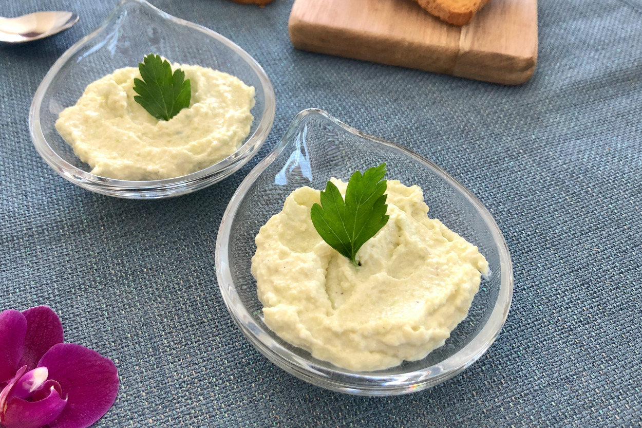 Bana Bana Yemelik: Avokado Dip Sos