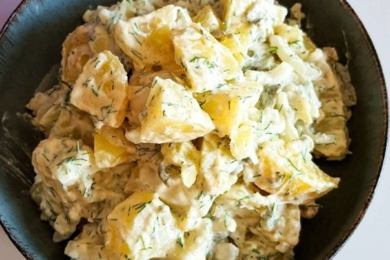 Farklı Hazırlanan: Yoğurtlu Patates Salatası
