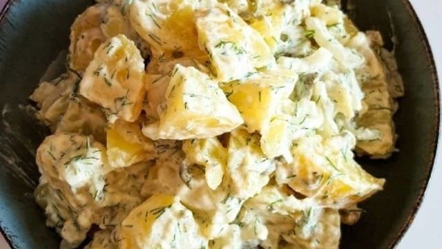 Farklı Hazırlanan: Yoğurtlu Patates Salatası