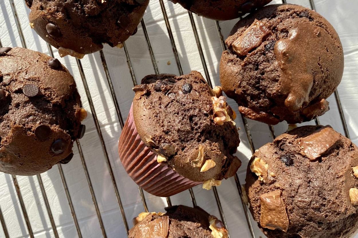 Yumuşak Dokulu: Çikolatalı Pofuduk Muffin
