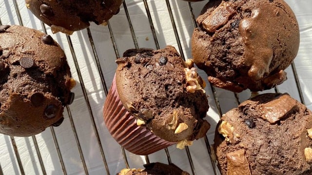 Yumuşak Dokulu: Çikolatalı Pofuduk Muffin