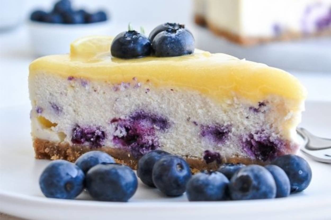 Taze Meyvelerle: Yaban Mersinli Limonlu Cheesecake