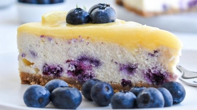 Taze Meyvelerle: Yaban Mersinli Limonlu Cheesecake