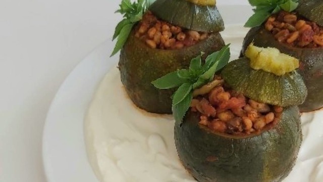 Görünümü Şık: Girit Kabağı Dolması