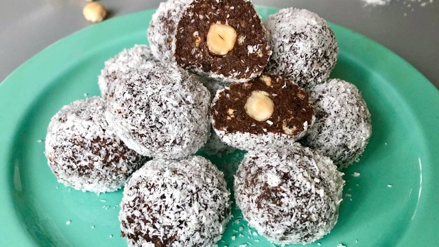 Çok Lezzetli: Fındıklı Hindistan Cevizli Truffle