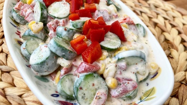 Yaz Akşamlarına: Yoğurtlu Soğuk Salata