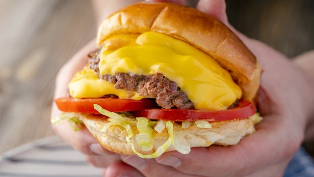 Yumuşacık Ekmeğiyle: Smashed Burger