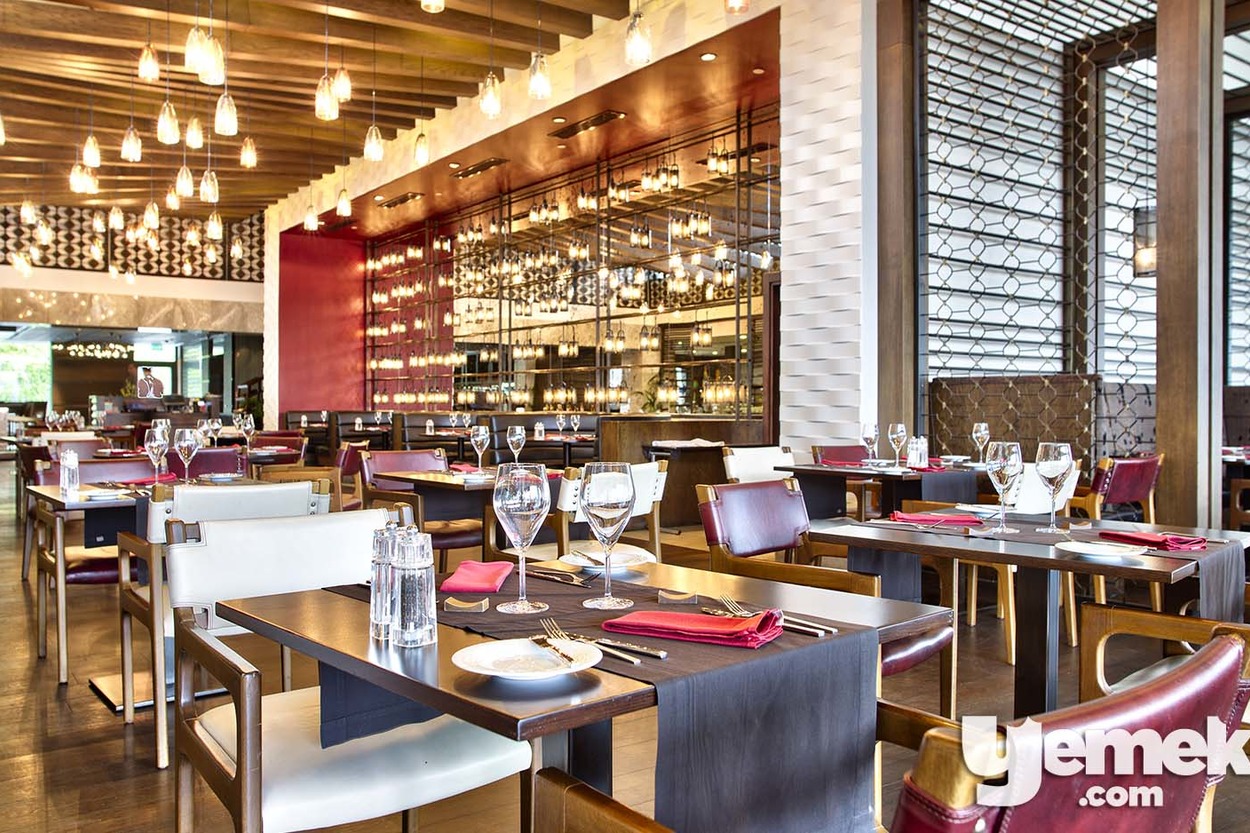 La Torre Restaurant: Boğaza Tepeden Bakan Bir Lezzet Kulesi