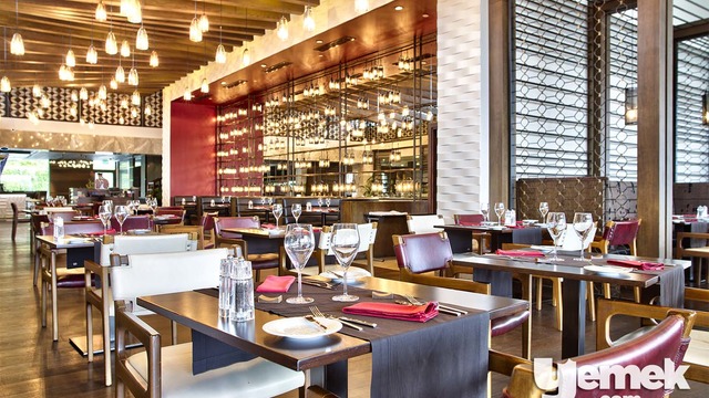 La Torre Restaurant: Boğaza Tepeden Bakan Bir Lezzet Kulesi