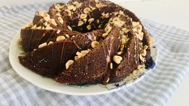 Büyüleyici Tadıyla: Çikolata Kremalı Kek