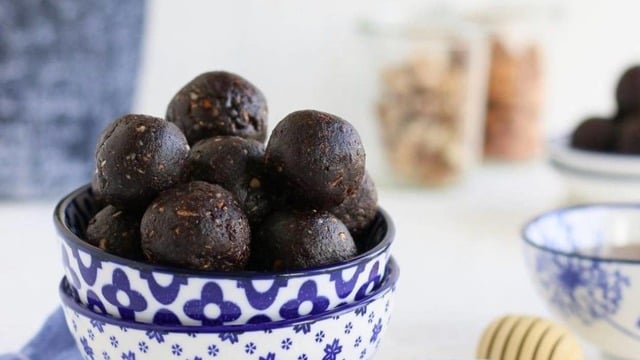 Sadece Birkaç Malzemeyle: Lokmalık Brownie Topları
