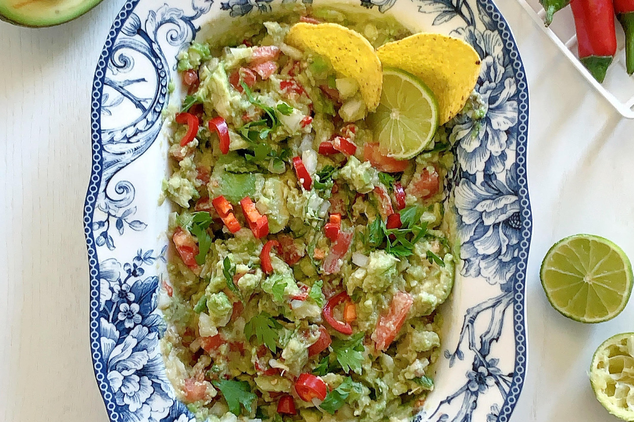 Gönüllerin Favorisi: Pratik Guacamole