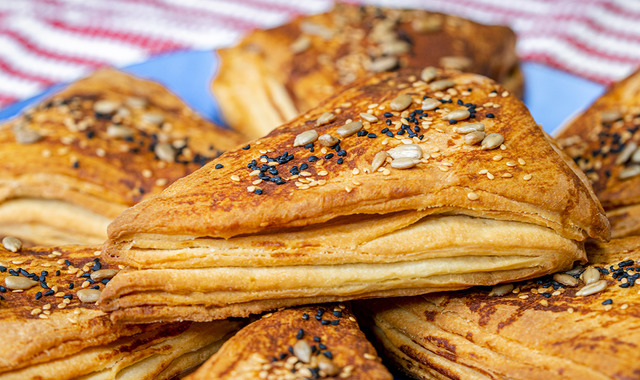 Kat Kat Lezzet: Alman Poğaçası (Laugenecken)