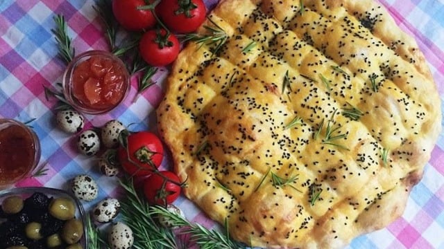 Görünümü Şık: Glutensiz Ramazan Pidesi