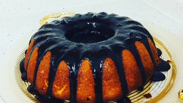 Her Dilimi Lezzet Dolu: Çikolata Soslu Yumuşak Kek