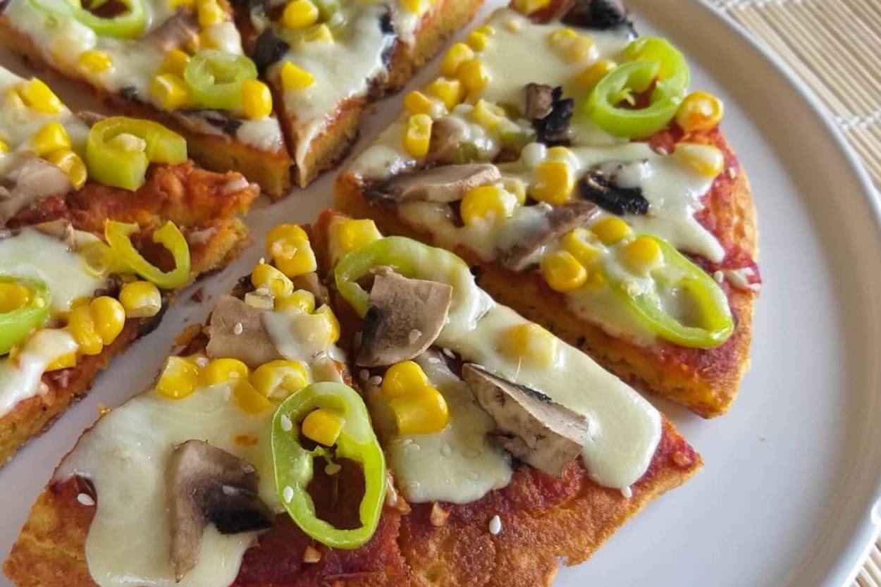 Fırın Açmadan: Tavada Mısır Unlu Pizza