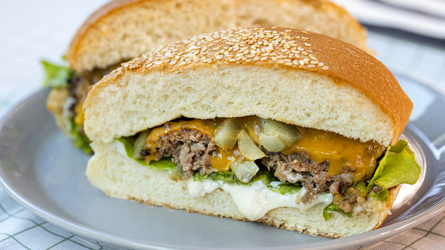Peynirsiz Olmaz: Ekspres Cheeseburger