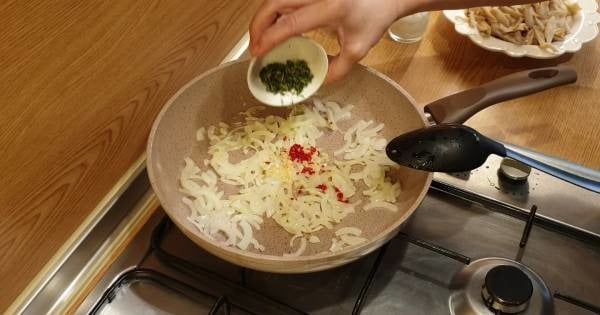 istiridye-mantarli-fettuccine-makarna-adim-3