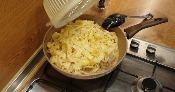 istiridye-mantarli-fettuccine-makarna-adim-7