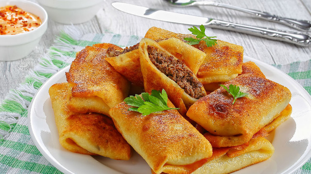 Evin Yeni Gurmesi: Kıymalı Krep Börek
