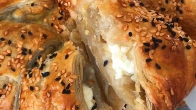 Kahvaltı Sofralarına Farklılık Katan: Milföy Simit Börek