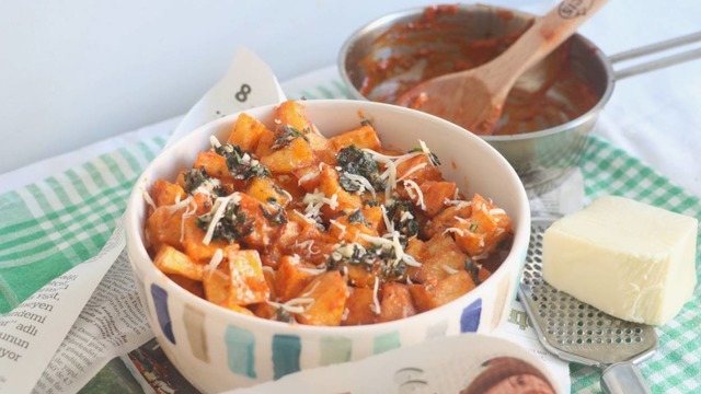 Türk Damak Tadına Uyan: Fesleğenli Patates Bravas