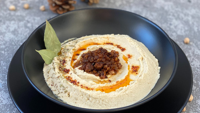 Pürüzsüz Dokusuyla: Zencefilli Kıymalı Humus
