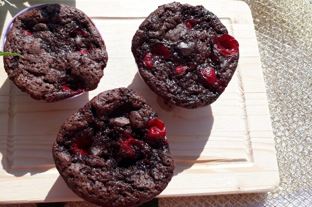 Yapımı Pratik: Vişneli Brownie