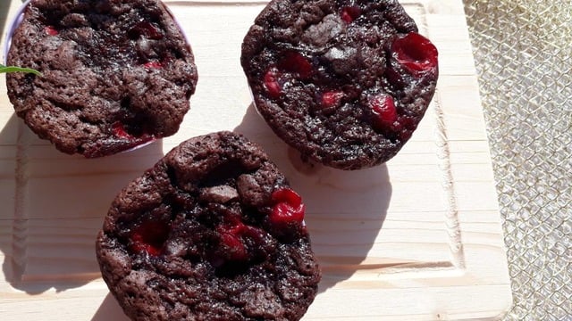 Yapımı Pratik: Vişneli Brownie