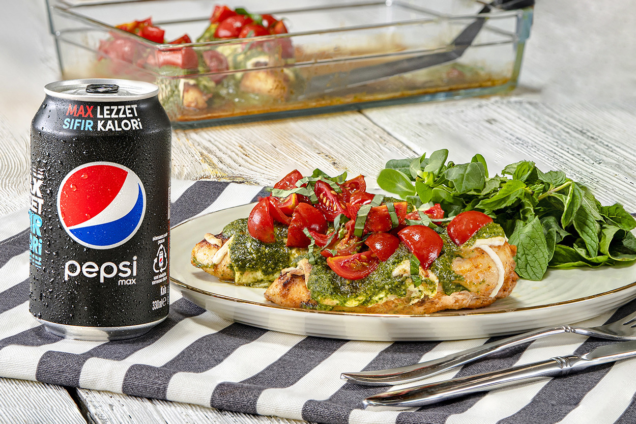 Hafif ve Leziz: Fırında Pesto Soslu Tavuk