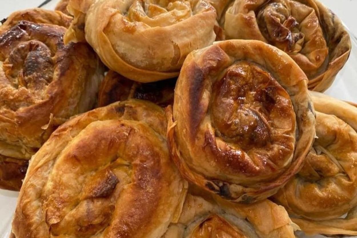 Nefis Görünümüyle: Kıymalı Gül Böreği
