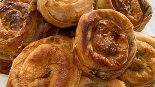 Nefis Görünümüyle: Kıymalı Gül Böreği