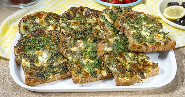 otlu-peynirli-yumurtali-ekmek