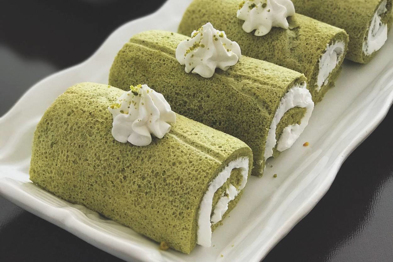 Sunumuyla Sofraları Süsleyen: Ispanaklı Mini Pasta