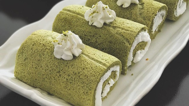 Sunumuyla Sofraları Süsleyen: Ispanaklı Mini Pasta
