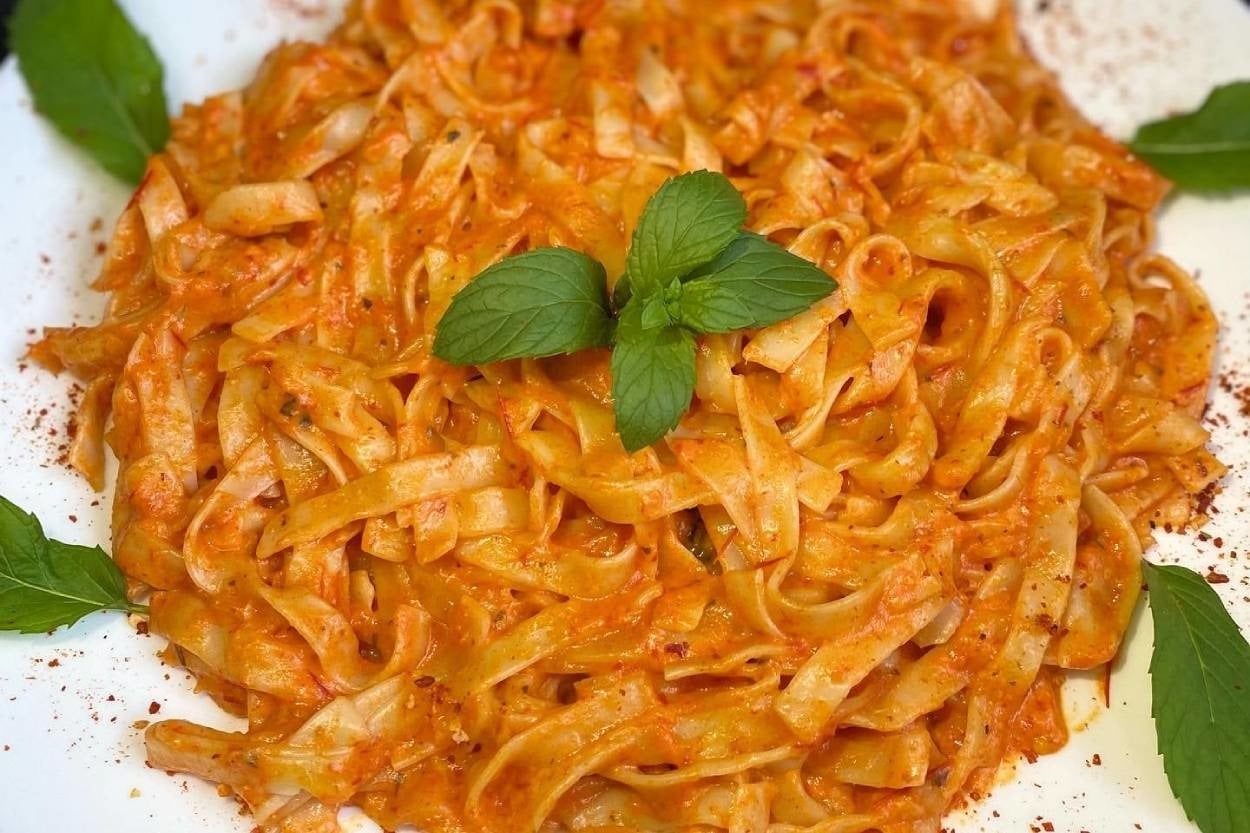 Son Zamanların Trendi: Bol Soslu Fettuccine Makarna