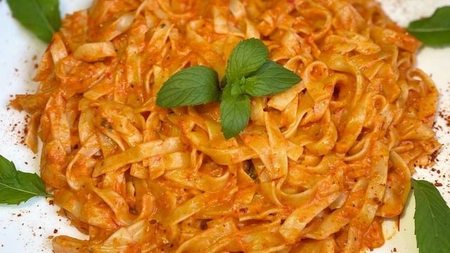 Son Zamanların Trendi: Bol Soslu Fettuccine Makarna