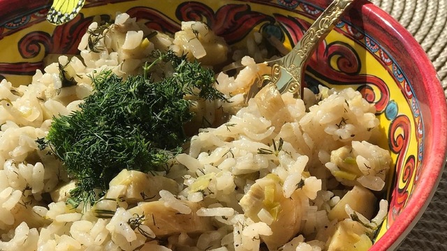 Çok Besleyici: Zeytinyağlı Enginarlı Pilav