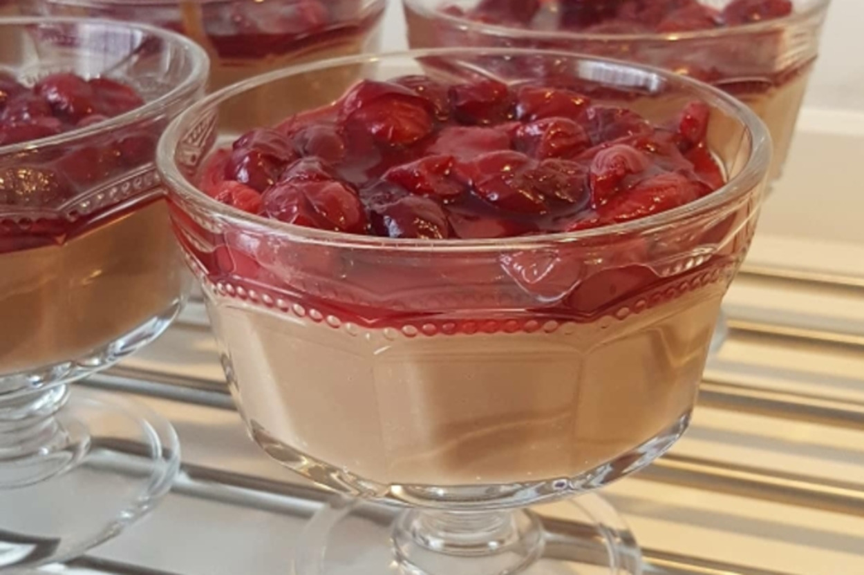 Yaz Kış Favoriniz Olacak: Vişne Soslu Çikolatalı Kup