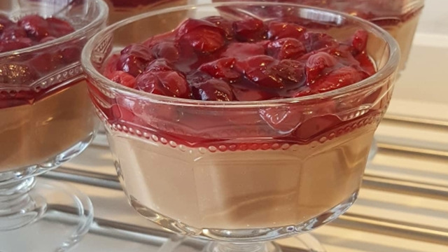 Yaz Kış Favoriniz Olacak: Vişne Soslu Çikolatalı Kup